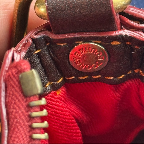 RARE Vintage Dooney & Bourke Brown Pebbled Leather Banana Shoulder Bag - Picture 11 of 15